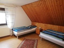 OG Schlafzimmer 1